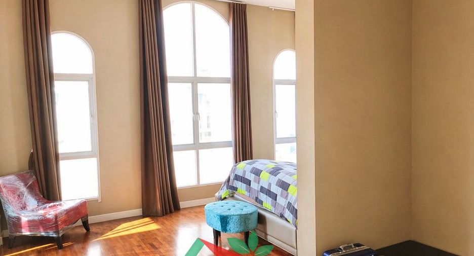 For sale 3 bedrooms house in Lat Phrao, Bangkok