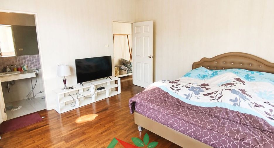 For sale 3 bedrooms house in Lat Phrao, Bangkok