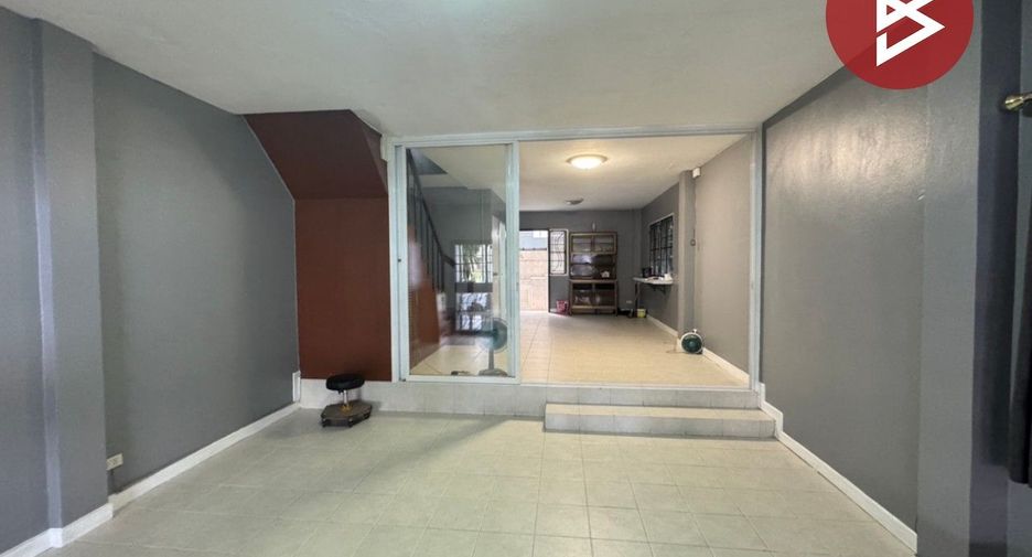 Casa adosada en venta de 2 habitaciones en Bang Khen, Bangkok