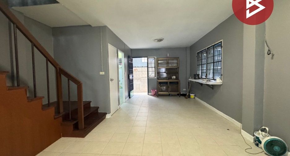 Casa adosada en venta de 2 habitaciones en Bang Khen, Bangkok