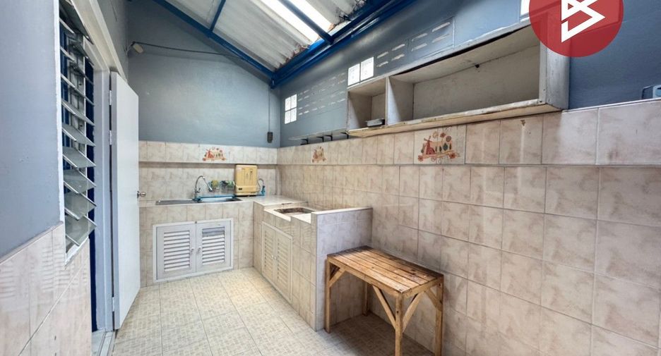 Casa adosada en venta de 2 habitaciones en Bang Khen, Bangkok