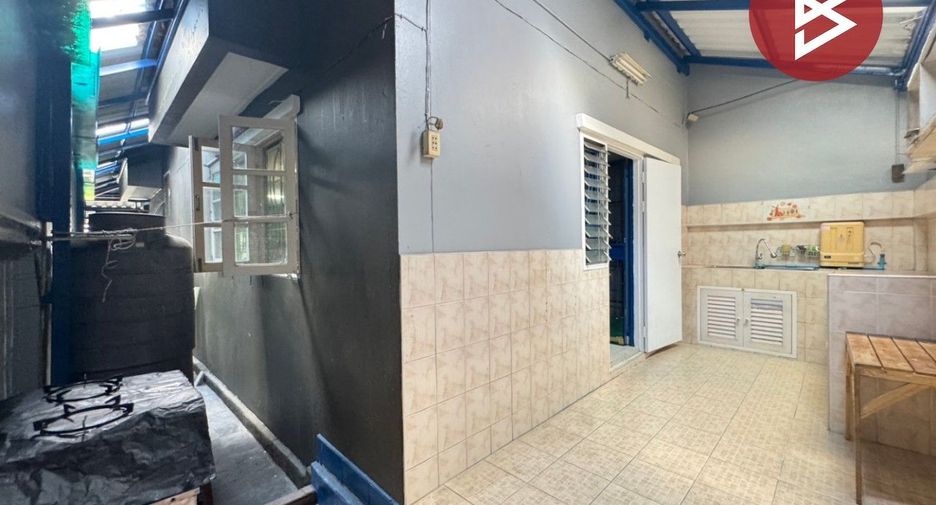 Casa adosada en venta de 2 habitaciones en Bang Khen, Bangkok