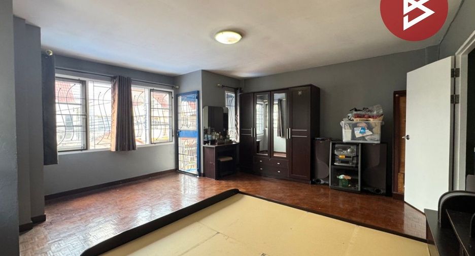 Casa adosada en venta de 2 habitaciones en Bang Khen, Bangkok