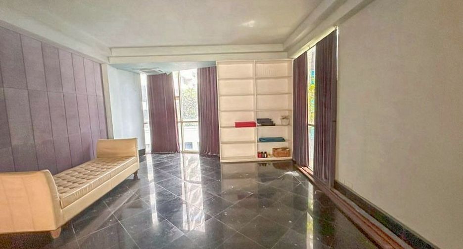 For sale retail Space in Watthana, Bangkok