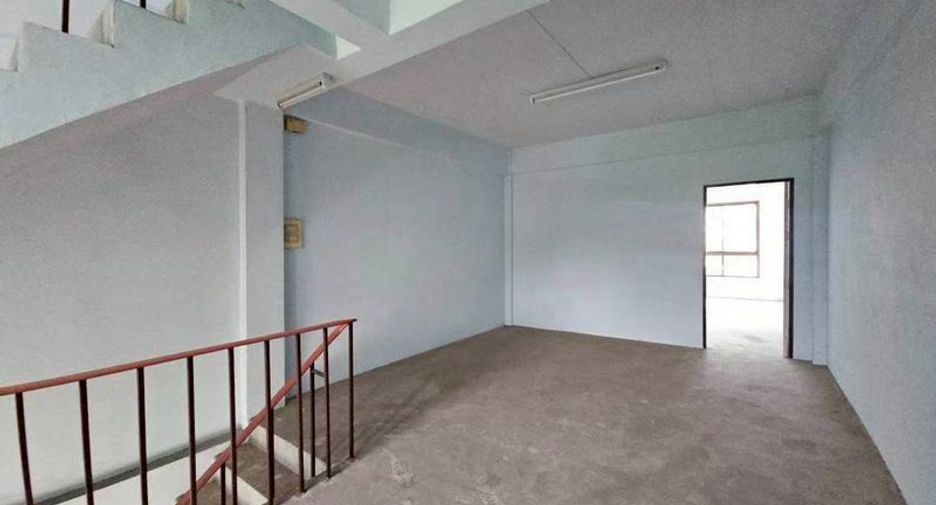 For sale 3 bedrooms retail Space in Si Racha, Chonburi