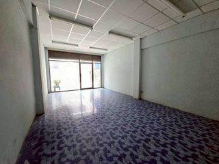 Продажа 3 спальни торговое помещение в Si Racha, Чонбури