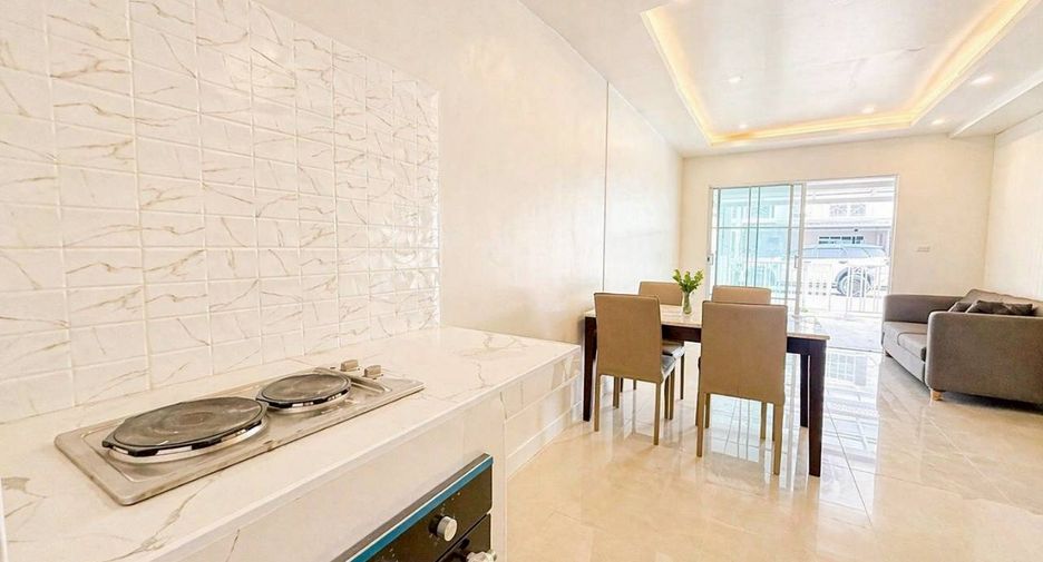 Casa adosada en venta de 4 habitaciones en Thalang, Phuket