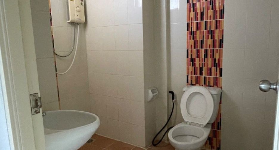 For sale 4 bedrooms retail Space in Mueang Phitsanulok, Phitsanulok