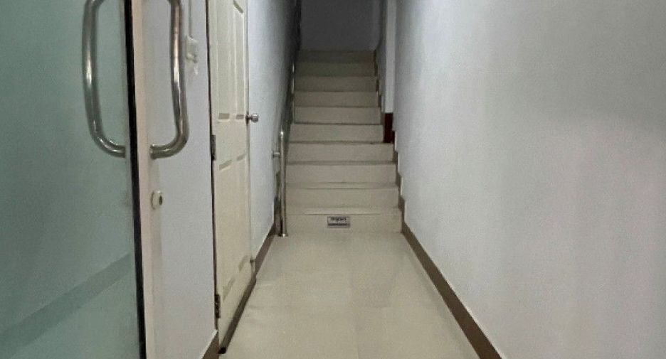 For sale 4 bedrooms retail Space in Mueang Phitsanulok, Phitsanulok