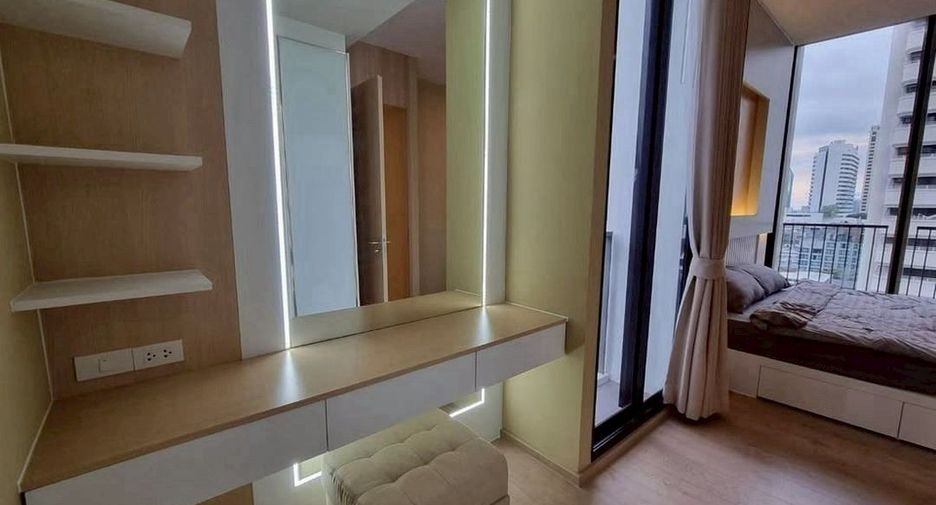 For sale 1 bed condo in Watthana, Bangkok