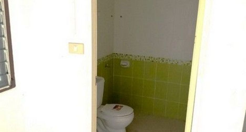 For sale 1 bed retail Space in Mueang Tak, Tak