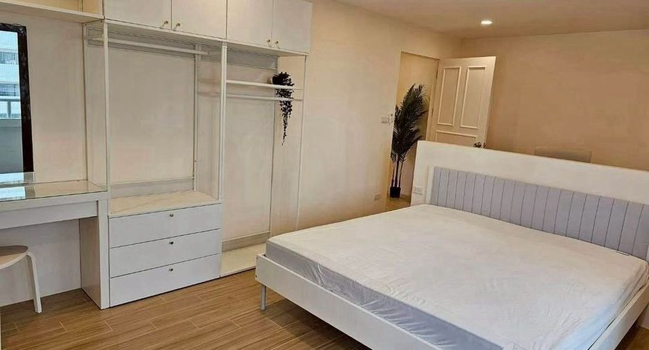 ให้เช่า 3 ห้องนอน คอนโด ใน วัฒนา, กรุงเทพฯ
