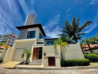Villa en alquiler de 4 habitaciones en Bang Lamung, Chonburi