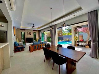 Villa en alquiler de 4 habitaciones en Bang Lamung, Chonburi