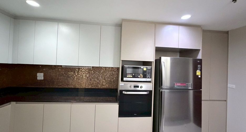 Wohnung zur Miete mit 3 Zimmer in Watthana, Bangkok