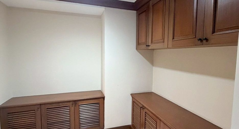 Wohnung zur Miete mit 3 Zimmer in Watthana, Bangkok