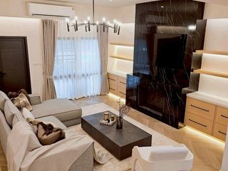 For rent そして for sale 5 ベッドルーム townhouse in Khlong Toei, Bangkok