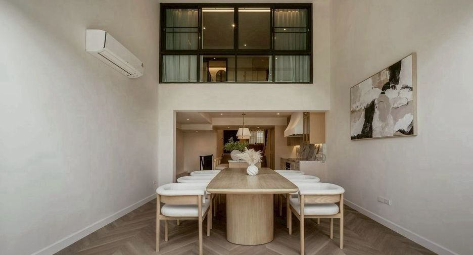 For rent and for sale 5 bedrooms townhouse in Khlong Toei, Bangkok