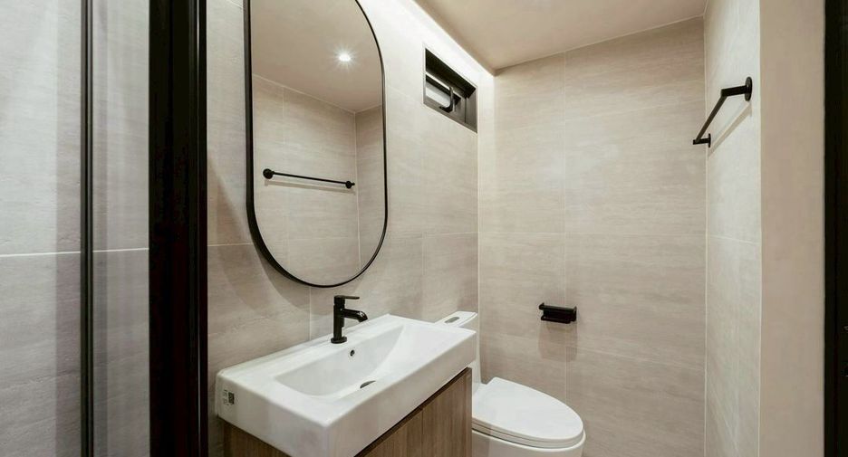 For rent and for sale 5 bedrooms townhouse in Khlong Toei, Bangkok