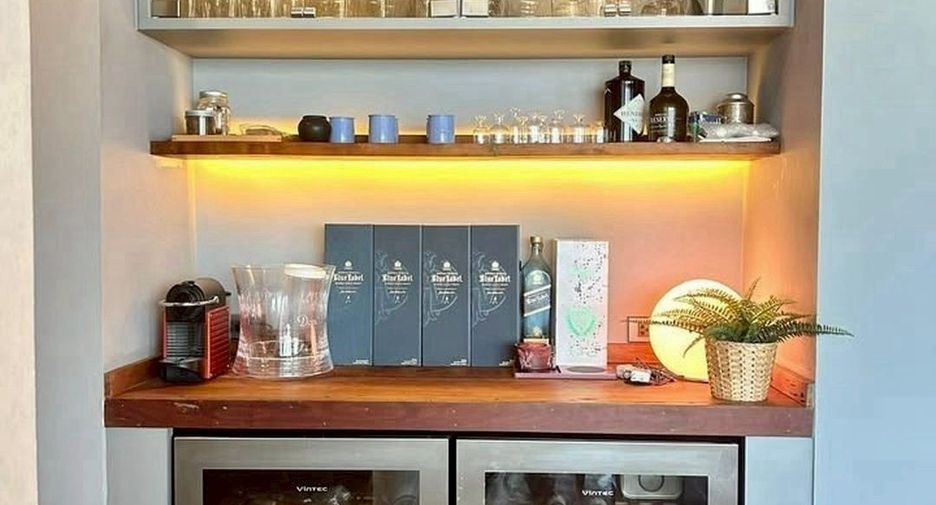For rent 3 bedrooms condo in Khlong Toei, Bangkok