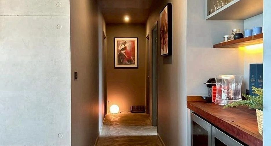 For rent 3 bedrooms condo in Khlong Toei, Bangkok