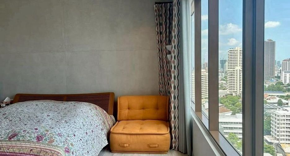 For rent 3 bedrooms condo in Khlong Toei, Bangkok