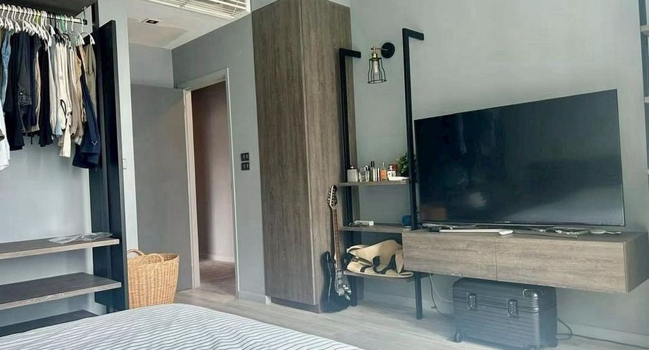 For rent 3 bedrooms condo in Khlong Toei, Bangkok