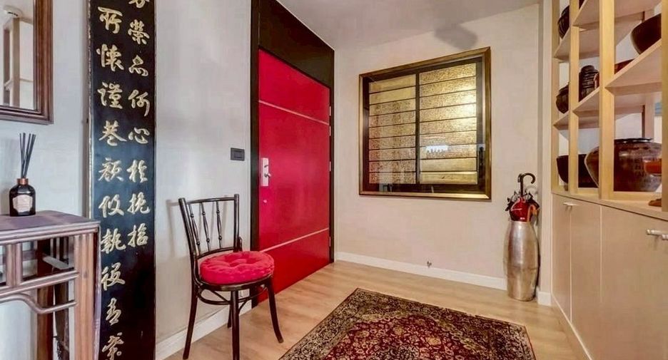 For sale 2 bedrooms condo in Sathon, Bangkok