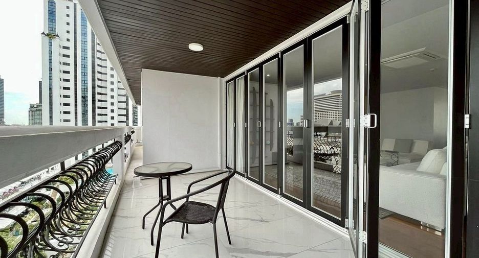 For rent 3 bedrooms condo in Watthana, Bangkok