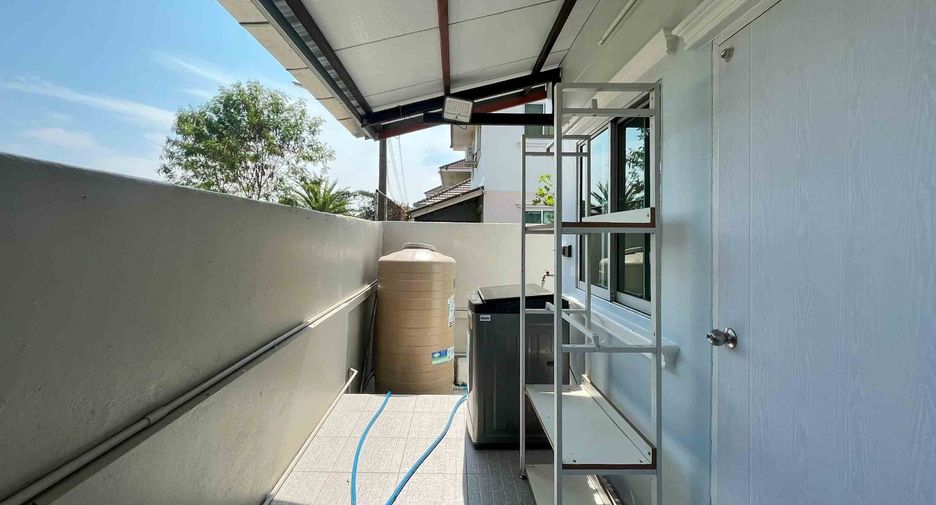 For rent 3 bedrooms house in San Kamphaeng, Chiang Mai