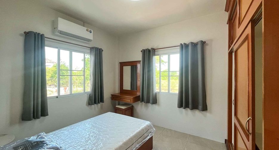 For rent 3 bedrooms house in San Kamphaeng, Chiang Mai