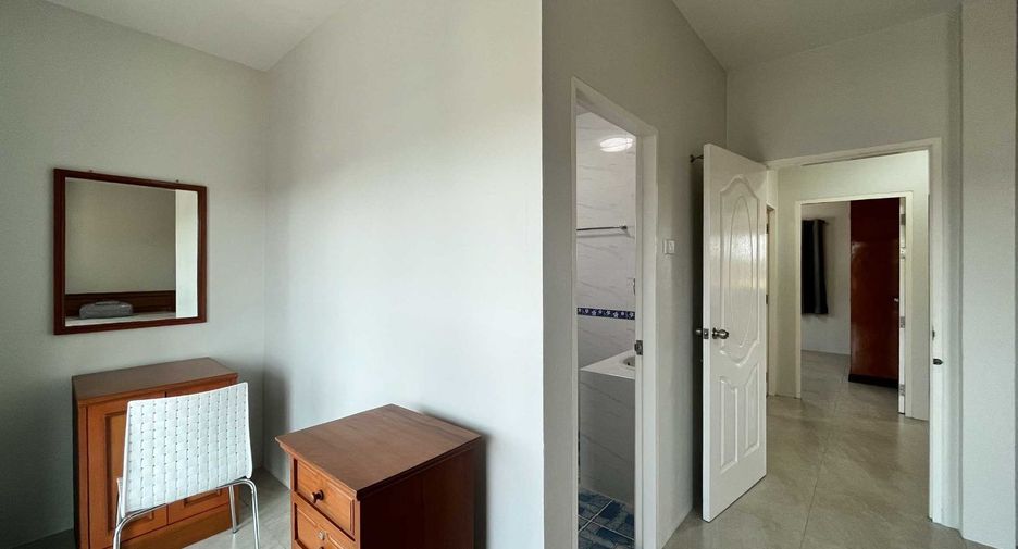 For rent 3 bedrooms house in San Kamphaeng, Chiang Mai