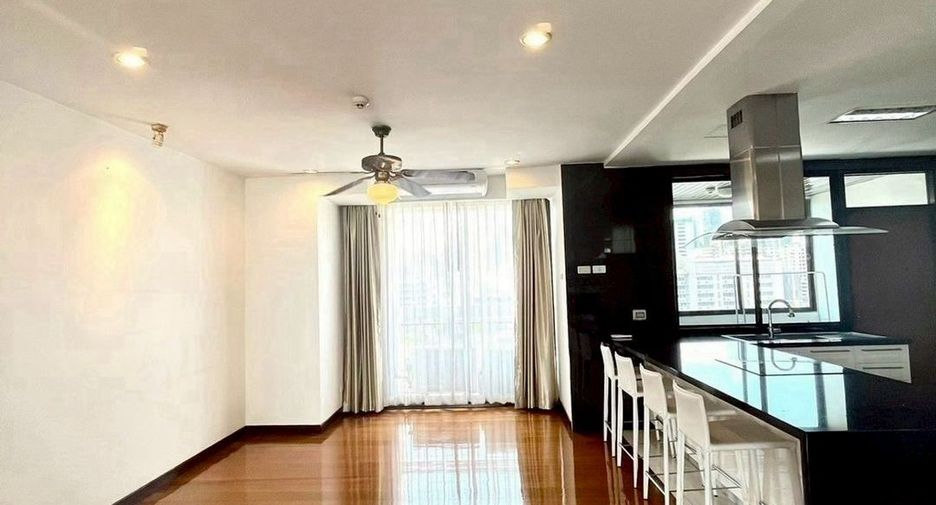 For rent 3 bedrooms condo in Watthana, Bangkok
