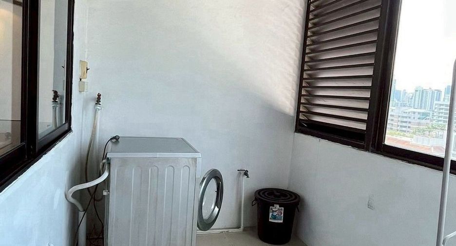 For rent 3 bedrooms condo in Watthana, Bangkok