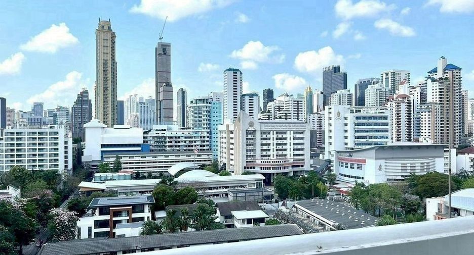 For rent 3 bedrooms condo in Watthana, Bangkok