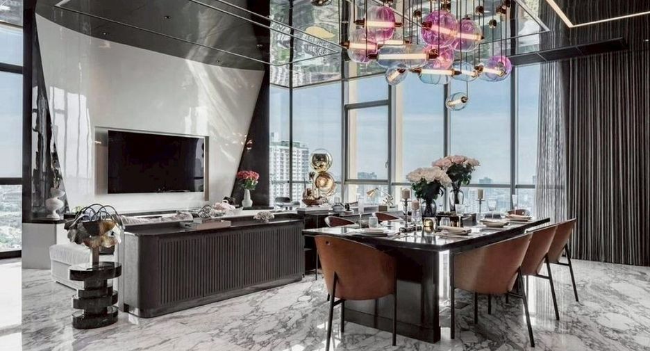 For rent 3 bedrooms condo in Watthana, Bangkok