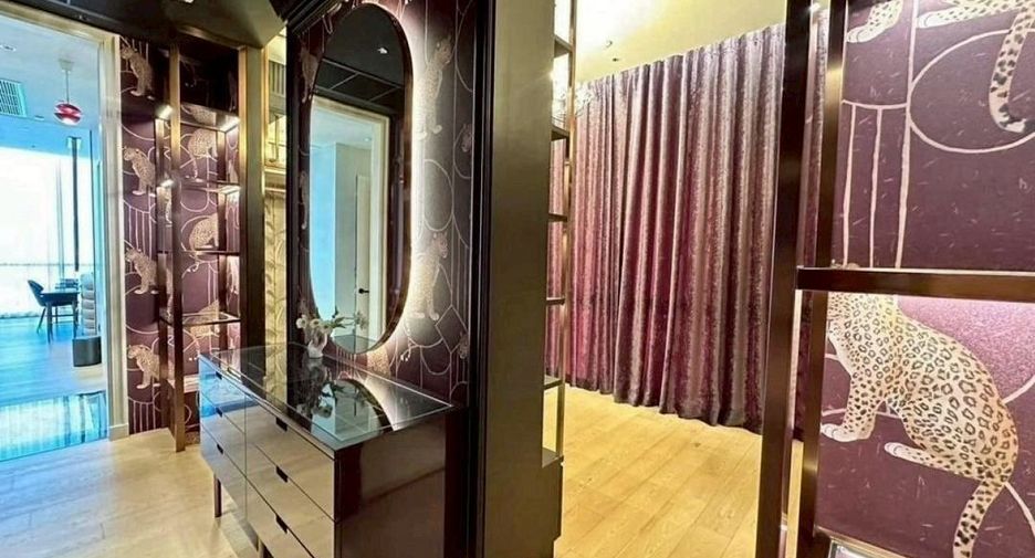 For rent 3 bedrooms condo in Watthana, Bangkok