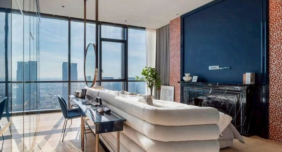 For rent 3 bedrooms condo in Watthana, Bangkok
