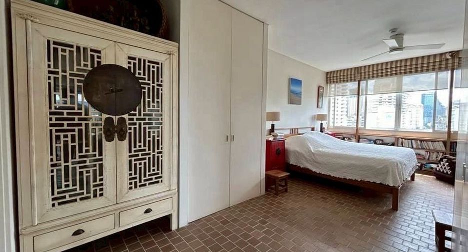For sale 2 bedrooms condo in Khlong Toei, Bangkok