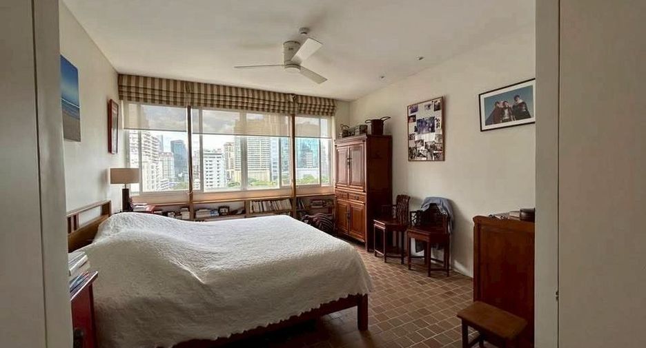 For sale 2 bedrooms condo in Khlong Toei, Bangkok