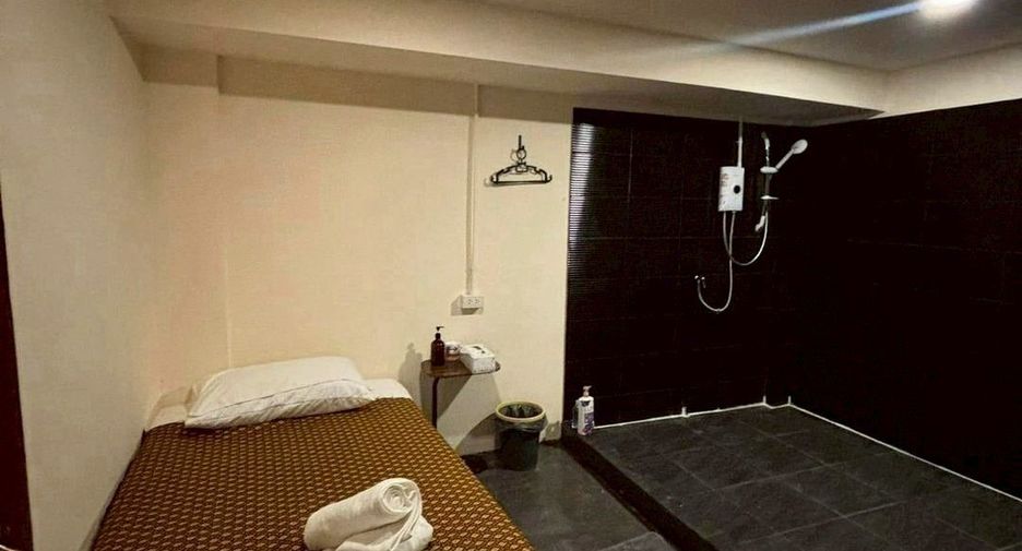For rent retail Space in Huai Khwang, Bangkok