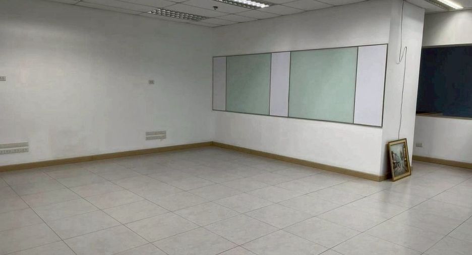 ให้เช่า 4 ห้องนอน ทาวน์เฮ้าส์ ใน ห้วยขวาง, กรุงเทพฯ