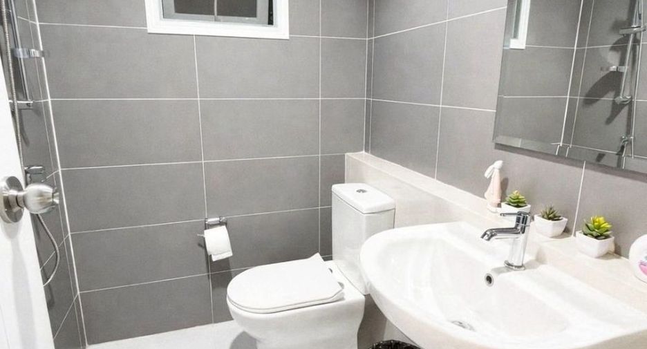 For rent 2 bedrooms townhouse in Bang Phli, Samut Prakan