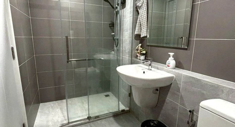 For rent 2 bedrooms townhouse in Bang Phli, Samut Prakan