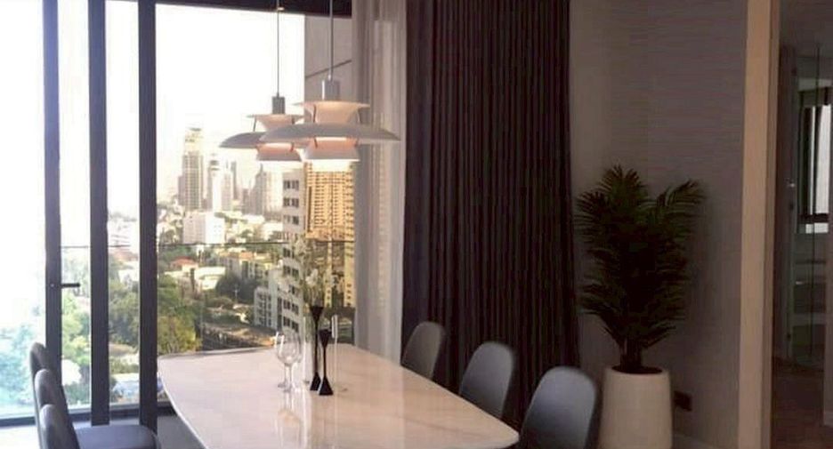 Condo en alquiler de 2 habitaciones en Khlong Toei, Bangkok