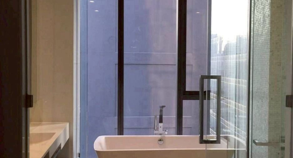 Condo en alquiler de 2 habitaciones en Khlong Toei, Bangkok