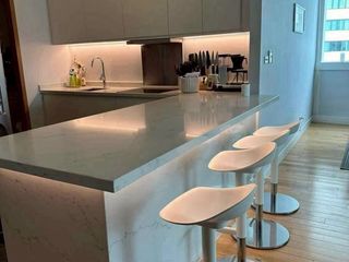 Condo en alquiler y en venta de 3 habitaciones en Khlong Toei, Bangkok