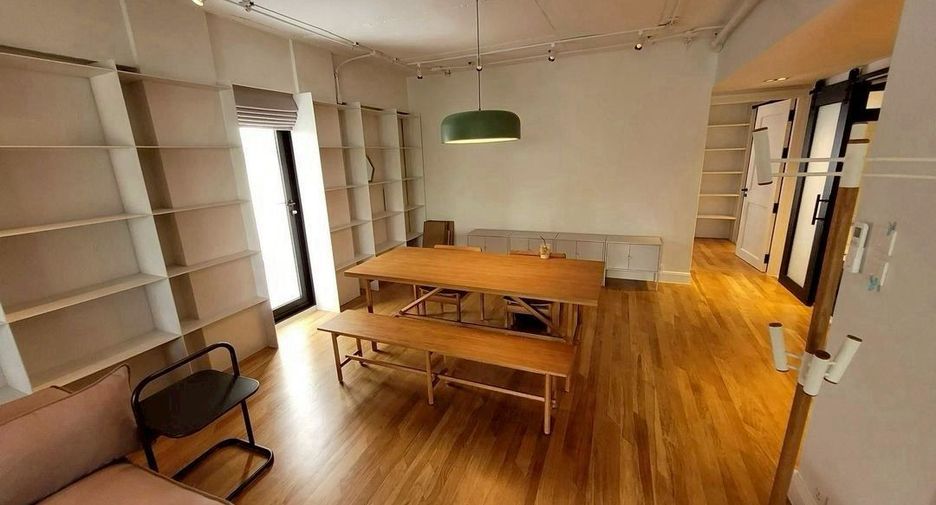 For rent and for sale 2 bedrooms condo in Watthana, Bangkok