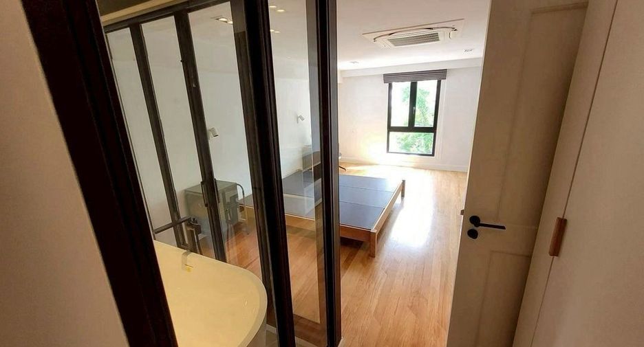 For rent and for sale 2 bedrooms condo in Watthana, Bangkok