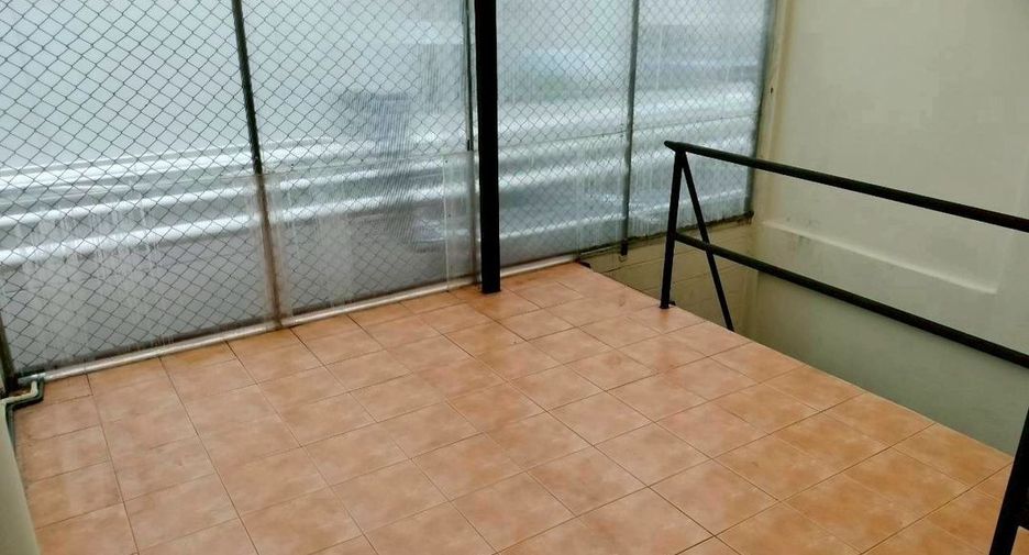 For rent retail Space in Watthana, Bangkok